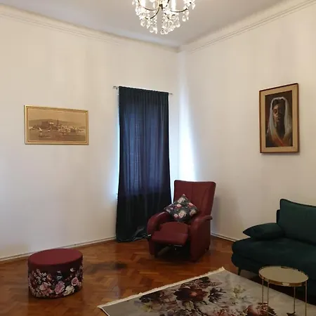 Apartment Royalguest