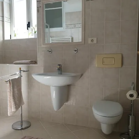 Royalguest Apartment
